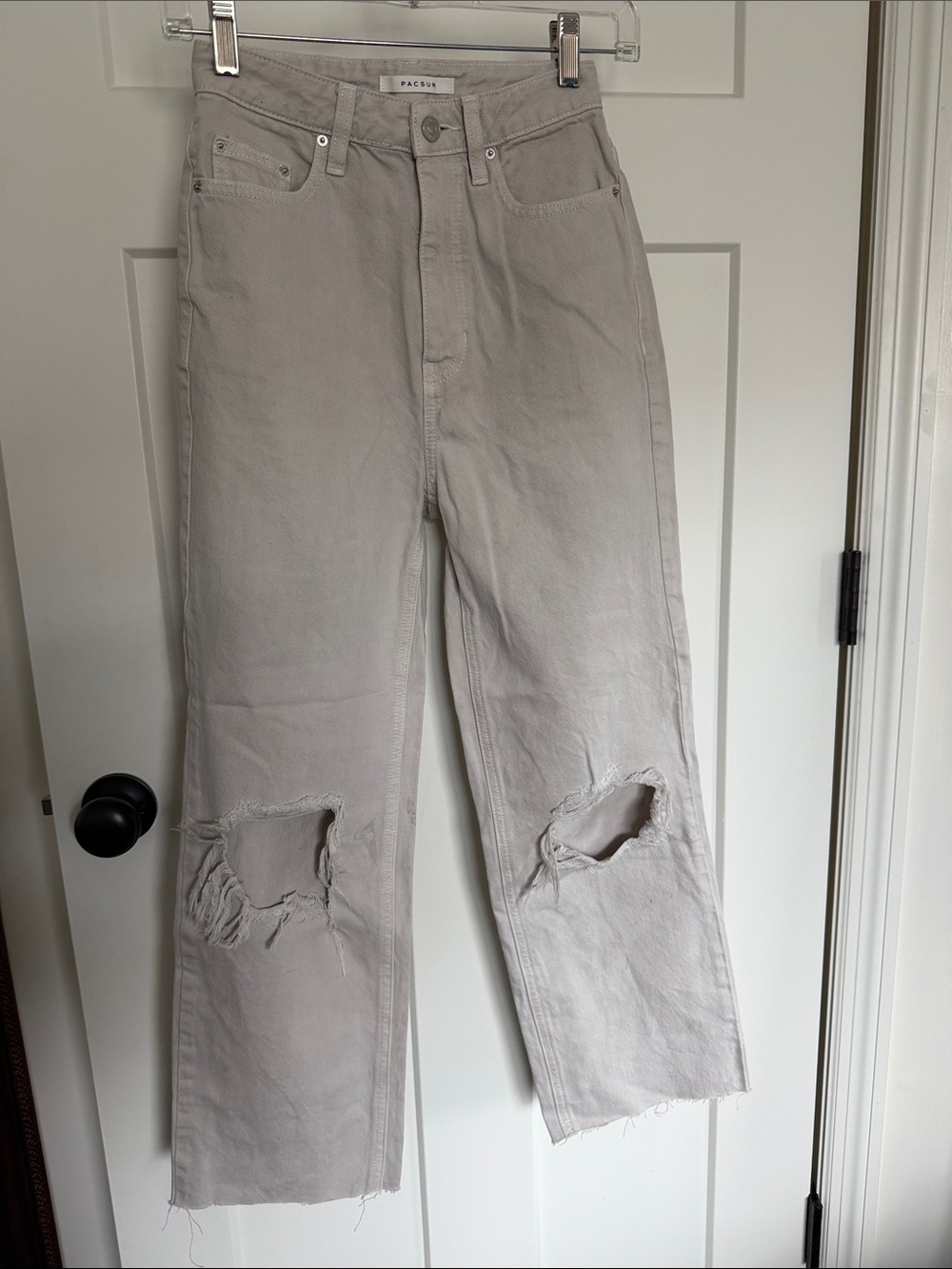 PacSun High-Rise Straight Leg Jeans in greyish cream with Knee Distress